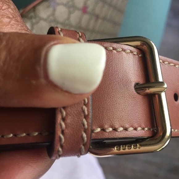 Authentic GUCCI Messenger Stars Monogram Coated Gg Supreme Canvas Crossbody Bag. - Picture 9 of 15